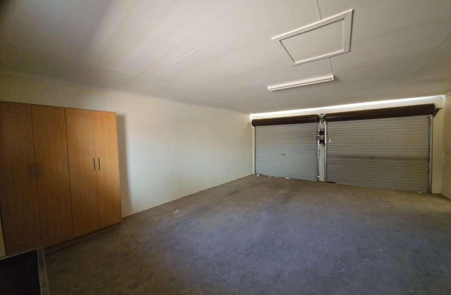 2 Bedroom Property for Sale in Langenhovenpark Free State